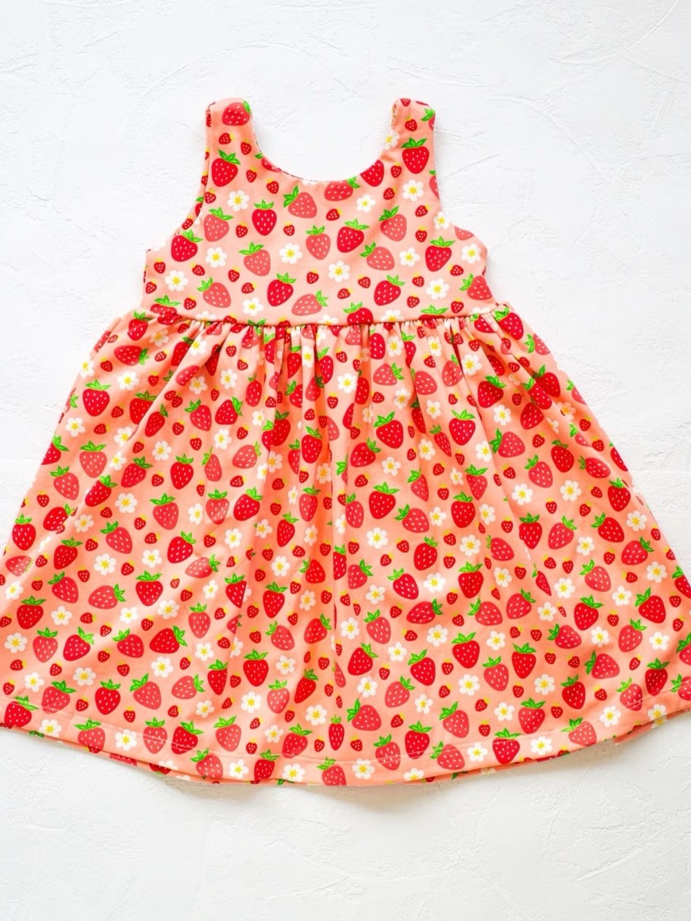 Bright strawberry dress 🇨🇦 Peanut and Bumble